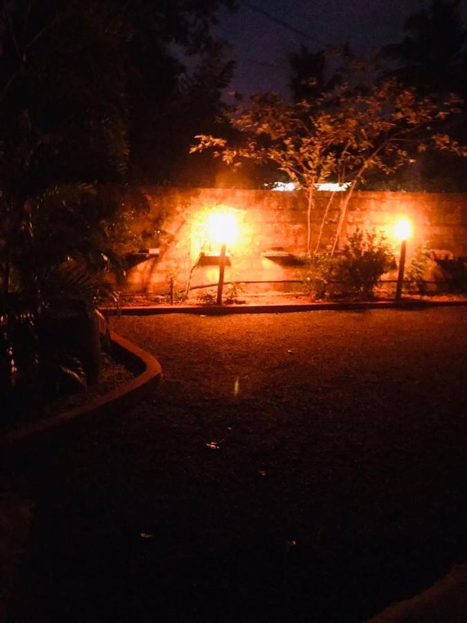 Mirissa Niraj Guest Hotel Luaran gambar